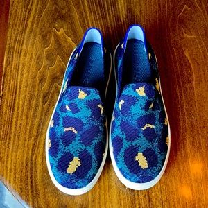 NEW Rothys Blue Spot Sneakers
